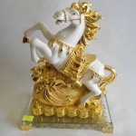ngua trang A029 150x150 Ngựa trắng đạp túi vàng A029